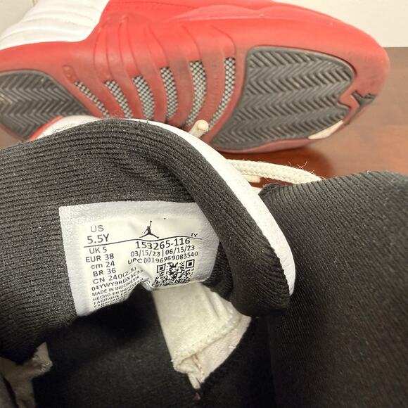 Air Jordan 12 Retro Cherry Big Kid Shoes Size 5.5Y 153265-116 - Picture 7 of 7